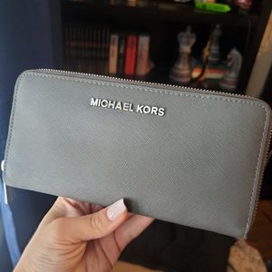 Michael Kors Saffiano Wallet, Grey Like New